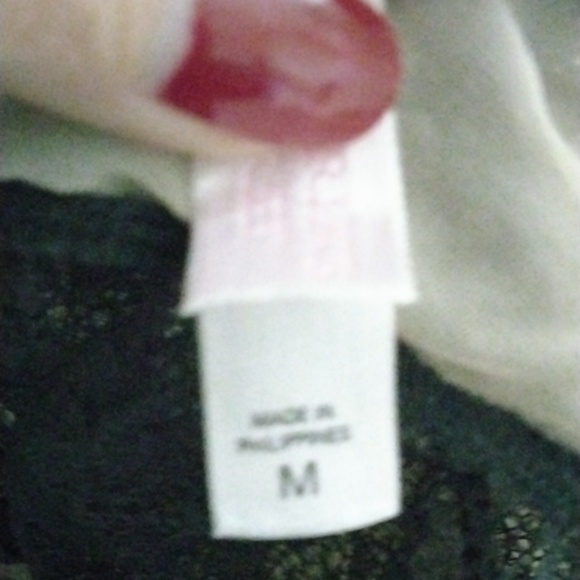 Victoria's secret bra and garter belt medium - Picture 5 of 5